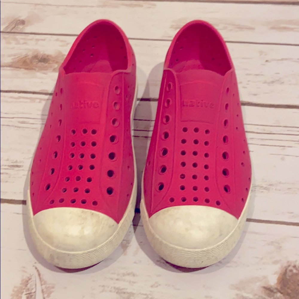 Pink natives size 13